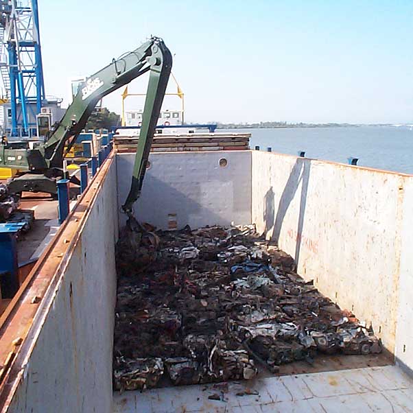 Transport de déchets de métaux par caboteur fluvio-maritime au départ du Rhône et à destination de la Turquie.